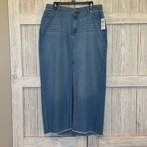 And Now This Classic Blue Denim Skirt with Slit in Front. Sz 14 NWT